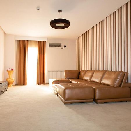 Hotel Palace Severin โดรเบตา-ตูร์นู เซเวริน ภายนอก รูปภาพ