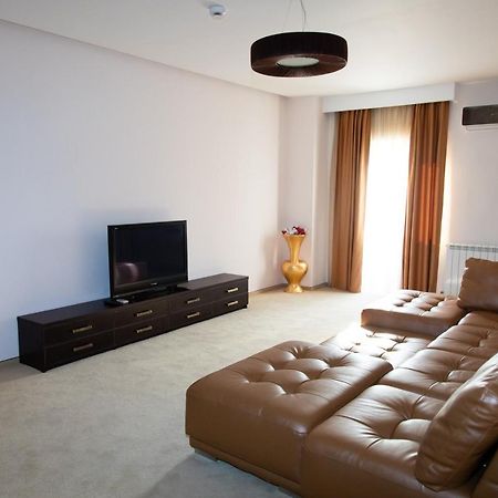 Hotel Palace Severin โดรเบตา-ตูร์นู เซเวริน ภายนอก รูปภาพ