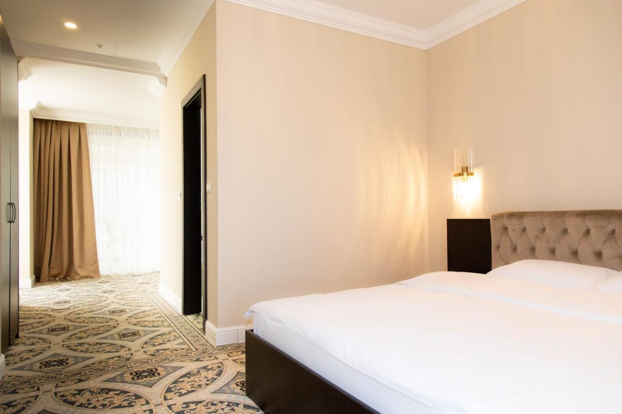 Hotel Palace Severin โดรเบตา-ตูร์นู เซเวริน ภายนอก รูปภาพ