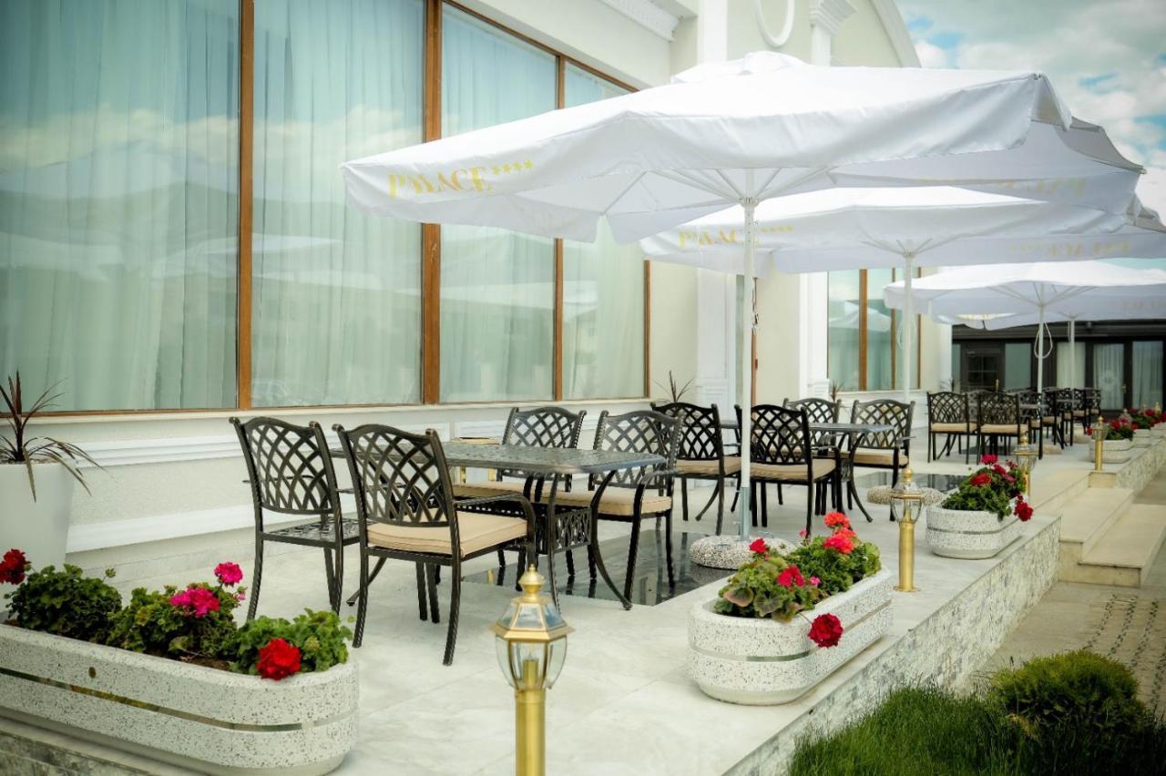 Hotel Palace Severin โดรเบตา-ตูร์นู เซเวริน ภายนอก รูปภาพ