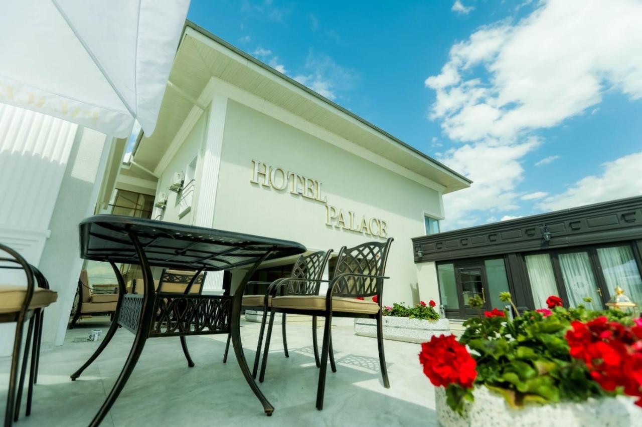 Hotel Palace Severin โดรเบตา-ตูร์นู เซเวริน ภายนอก รูปภาพ