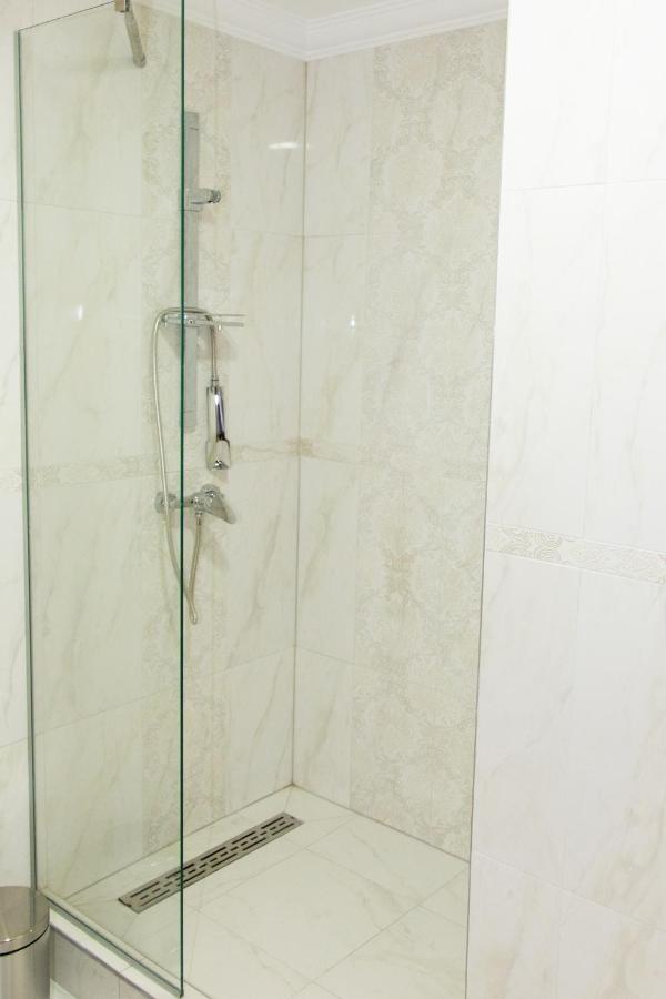 Hotel Palace Severin โดรเบตา-ตูร์นู เซเวริน ภายนอก รูปภาพ