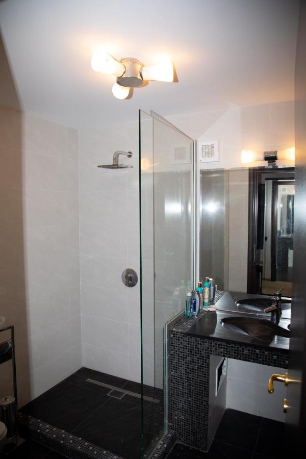 Hotel Palace Severin โดรเบตา-ตูร์นู เซเวริน ภายนอก รูปภาพ